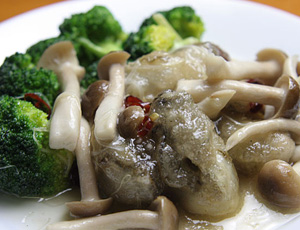 牡蠣と季節野菜の炒め